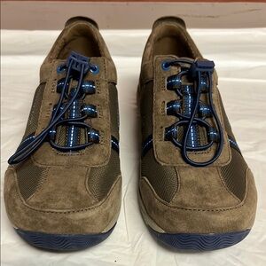 Dansko Woman’s Brown Blue Sneakers Suede leather Shoes Bungee Cord Lace size 8